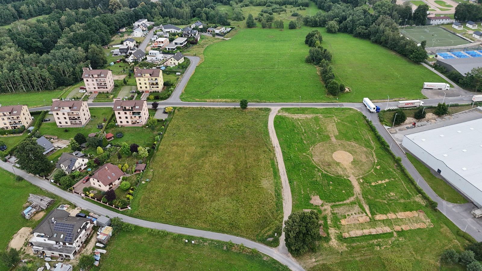 Prodej stavebního pozemku 2 153 m² – fotografie 3
