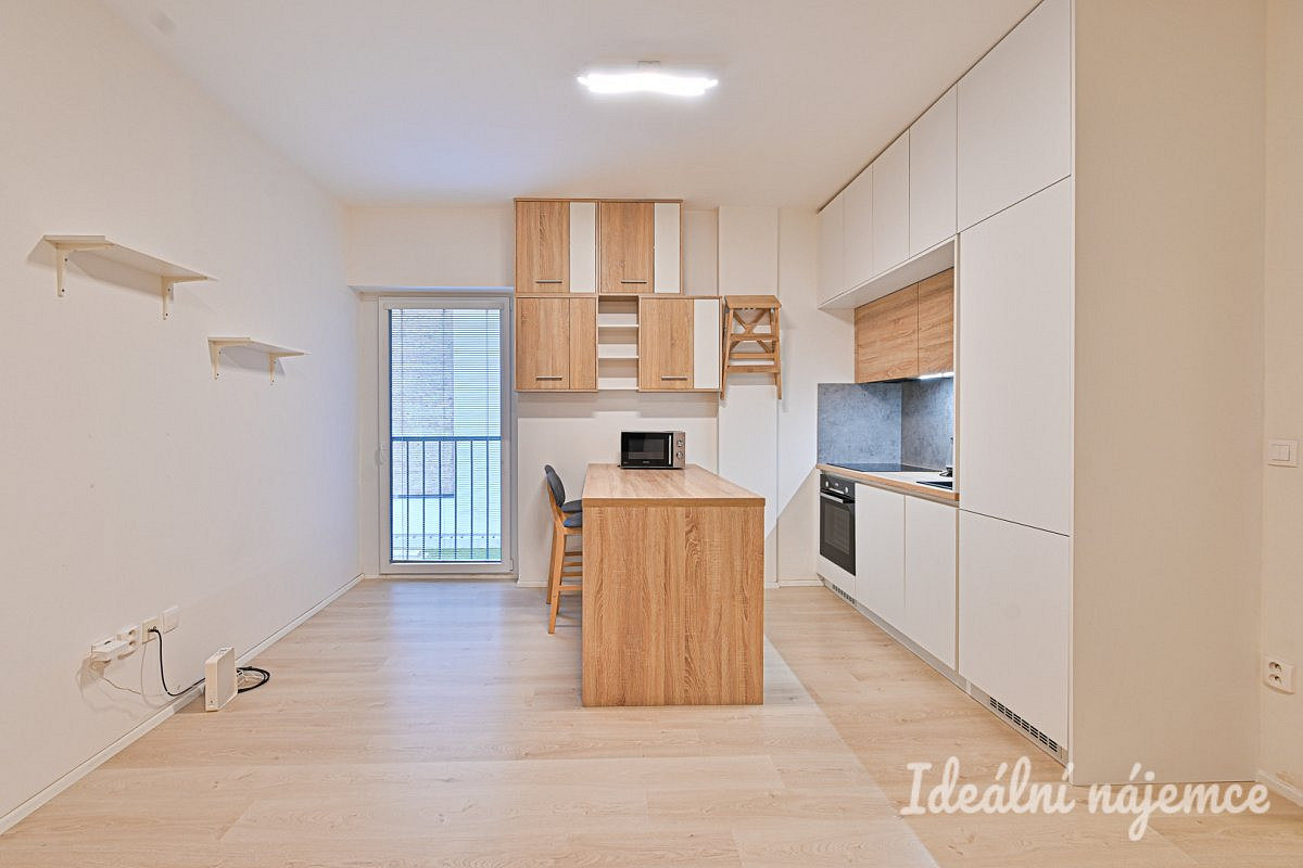 Pronájem bytu 2+kk 49 m² – fotografie 3