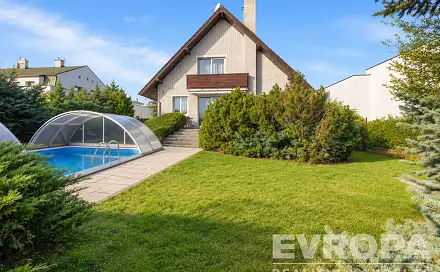 Prodej domu 342 m² s pozemkem 769 m², Armádní, Praha 6 - Suchdol