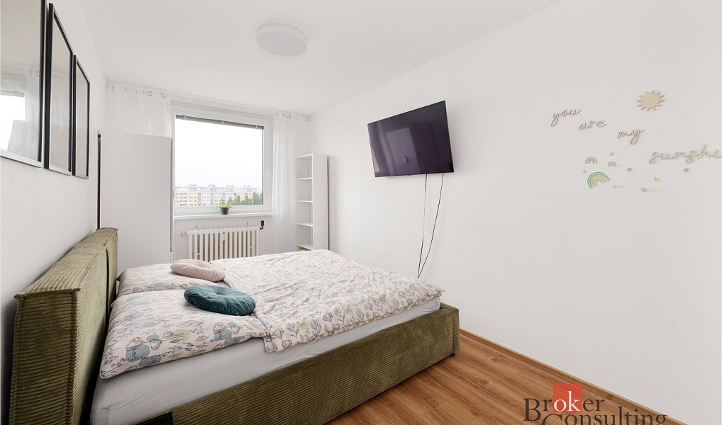 Prodej bytu 3+1 73 m², Praha – náhled fotky 2