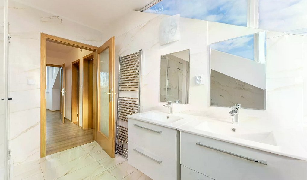 Prodej bytu 4+kk 130 m², Roztoky – náhled fotky 6