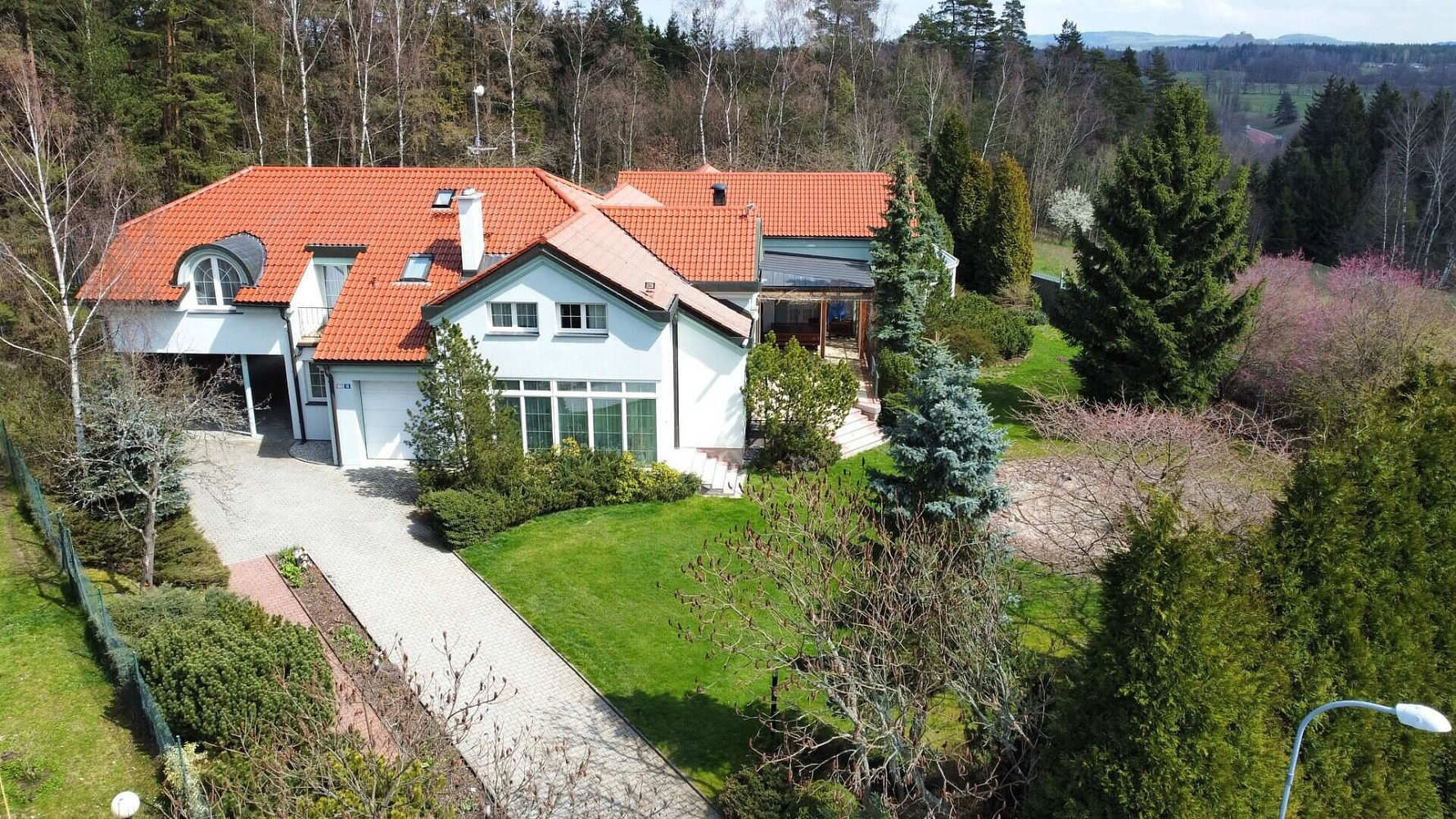 Prodej domu 610 m² s pozemkem 2 629 m²