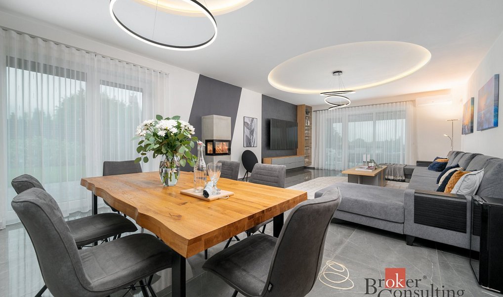 Prodej domu 333 m² s pozemkem 1 002 m², Šimonovice – náhled fotky 8