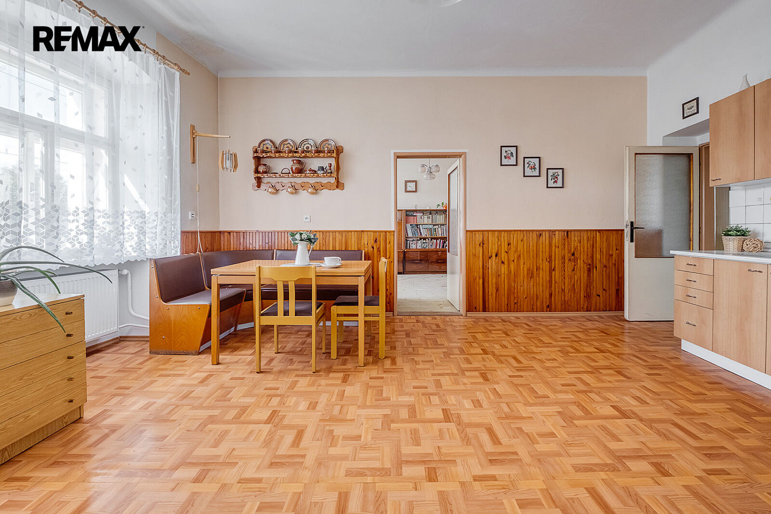 Prodej domu 200 m² s pozemkem 1 223 m² – fotografie 3