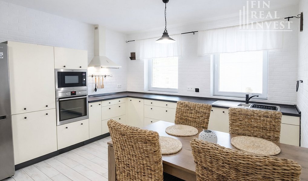 Prodej domu 328 m² s pozemkem 975 m², Hovorany – náhled fotky 9