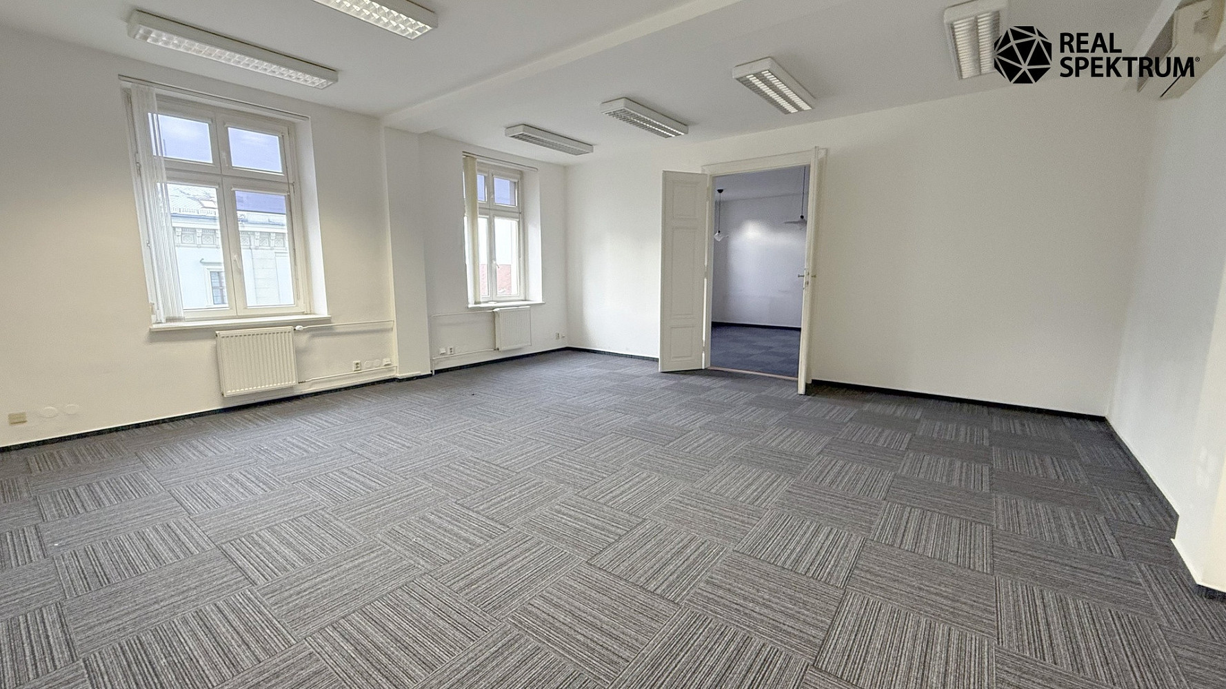 Pronájem kanceláře 283 m² – fotografie 5