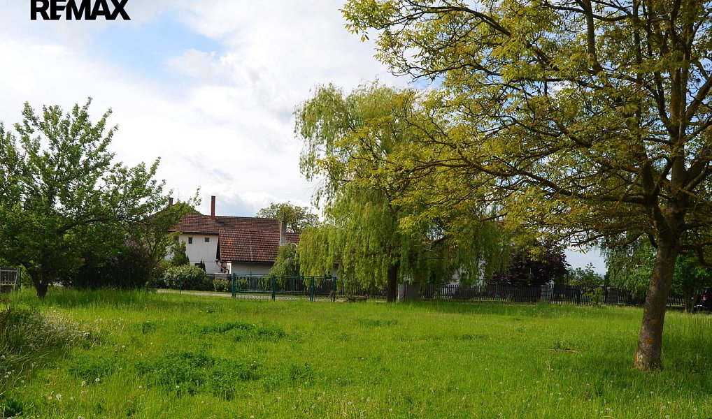 Prodej stavebního pozemku 2 274 m², Chroustov – náhled fotky 4
