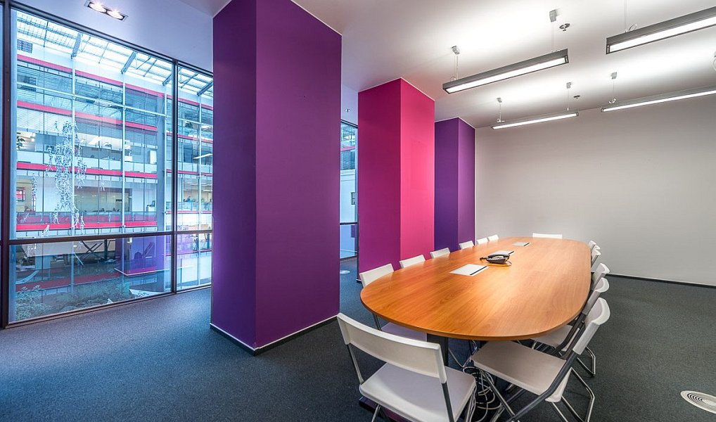 Pronájem kanceláře 127 m², Praha – náhled fotky 3