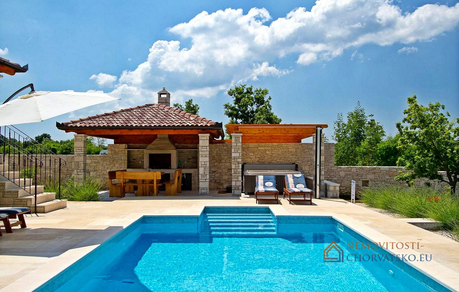 Prodej domu 294 m² s pozemkem 1 996 m² – další