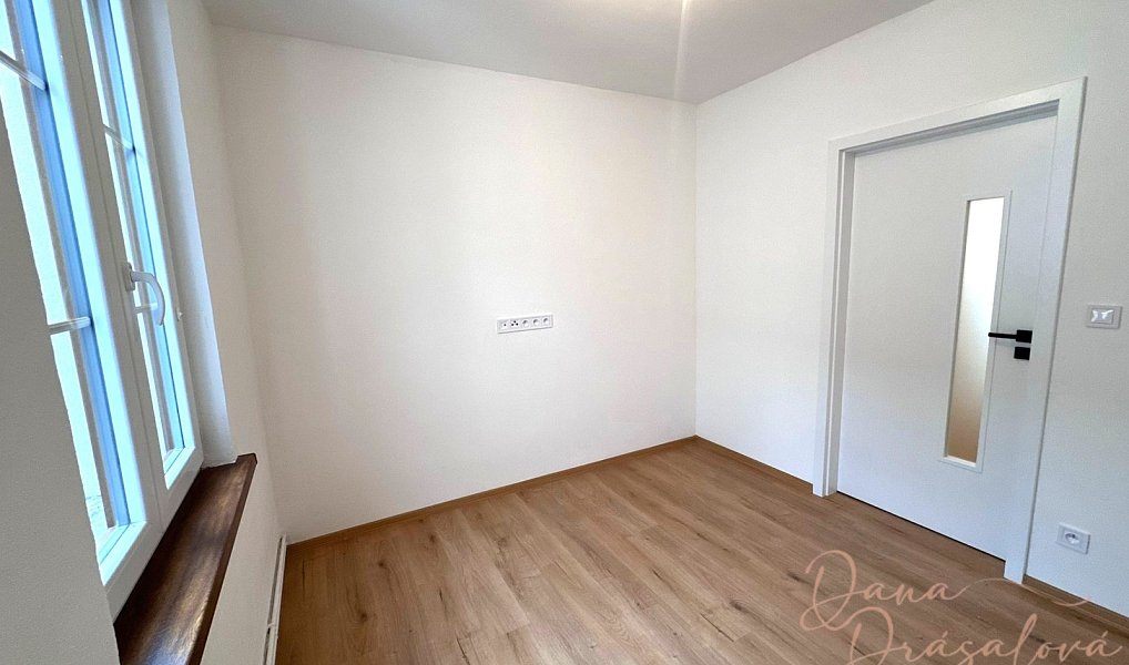 Prodej domu 190 m² s pozemkem 236 m², Strachotín – náhled fotky 20