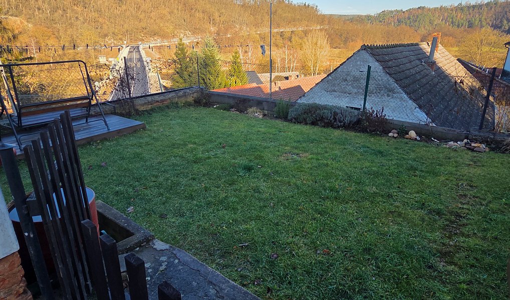 Prodej chalupy 141 m² s pozemkem 342 m², Liblín – náhled fotky 33
