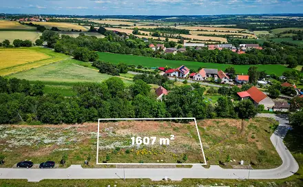 Prodej stavebního pozemku 1 607 m², Vysoká - Strážnice, okres Mělník