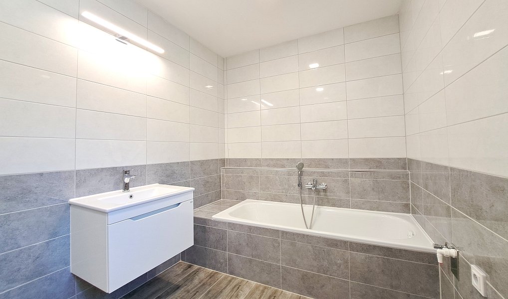 Prodej domu 230 m² s pozemkem 1 280 m², Podhradí – náhled fotky 32