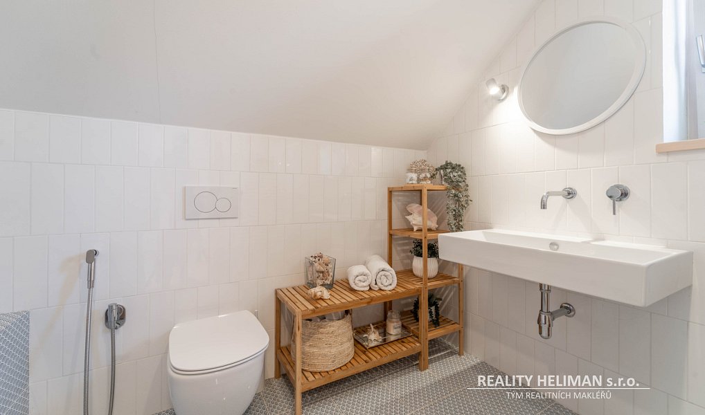 Prodej domu 260 m² s pozemkem 5 558 m², Košice – náhled fotky 42