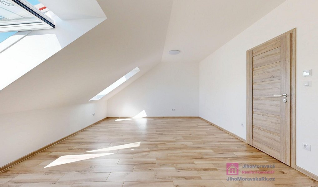Prodej bytu 3+kk 141 m², Břeclav – náhled fotky 18