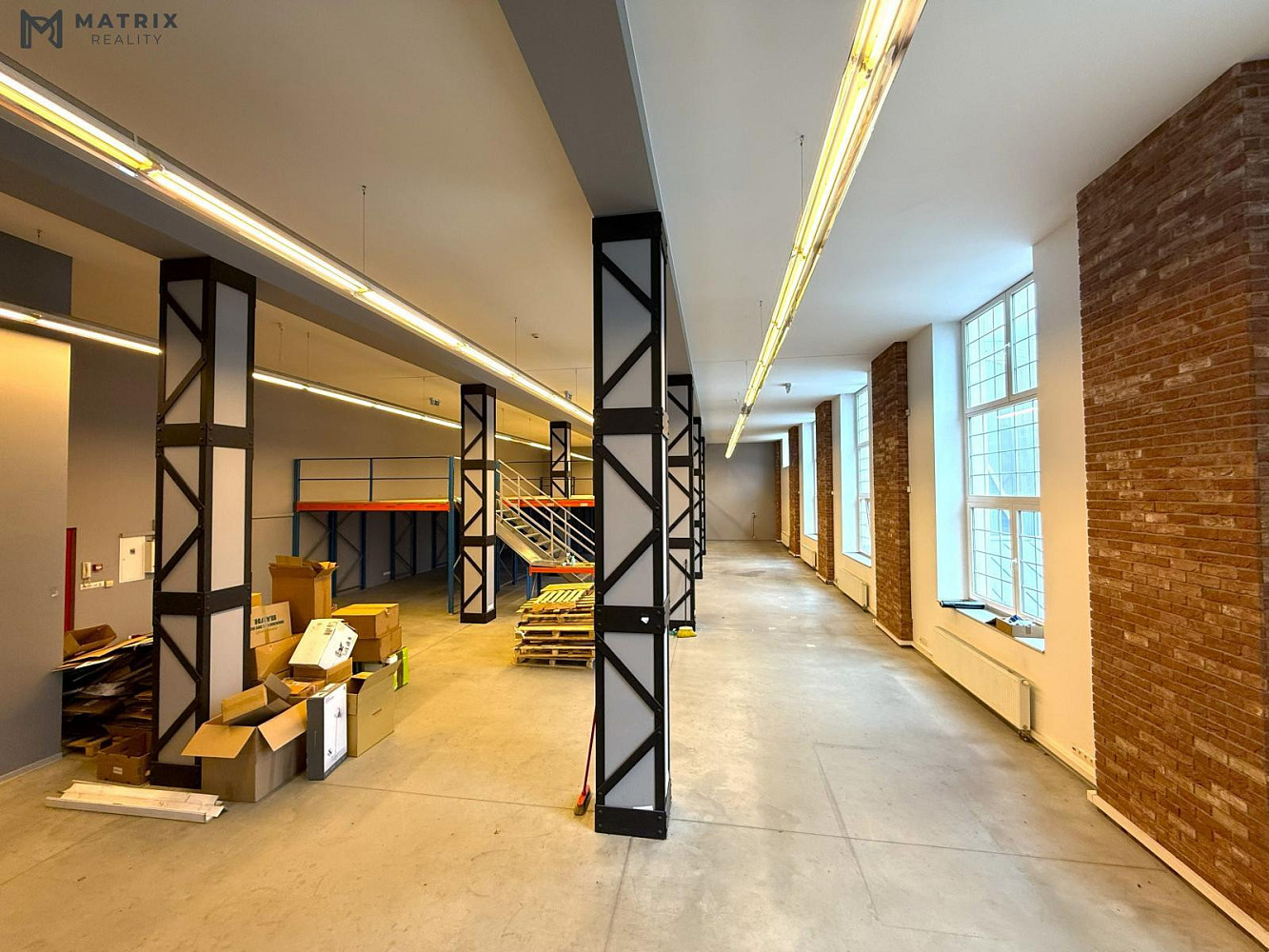 Pronájem skladovacích prostor 468 m²