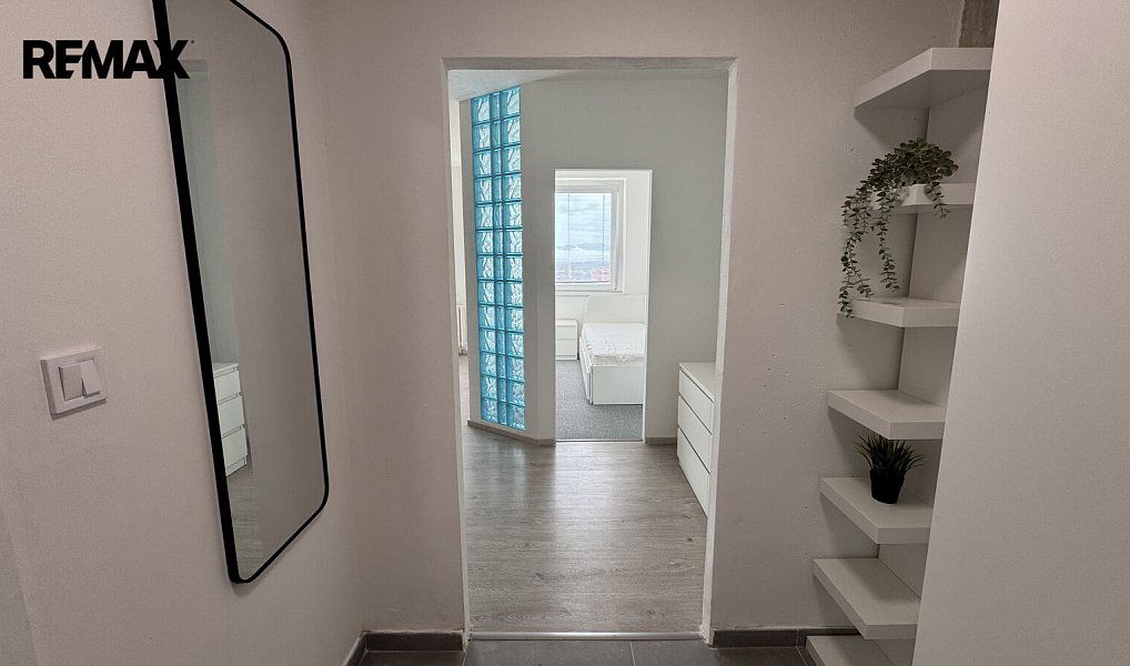 Prodej bytu 1+kk 32 m², Teplice – náhled fotky 2