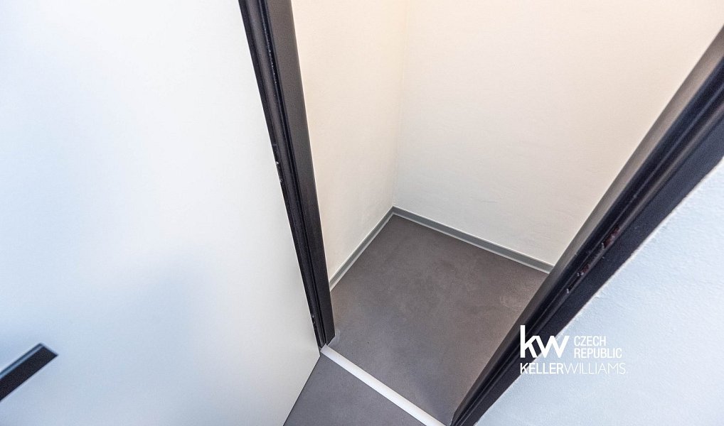 Pronájem bytu 1+kk 42 m², Praha – náhled fotky 12