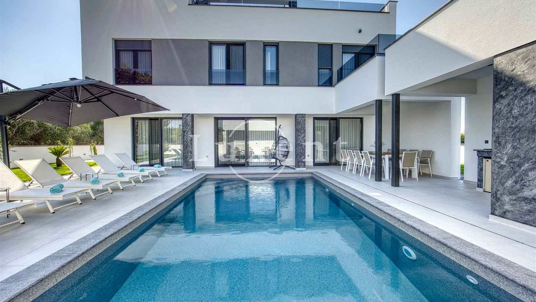 Prodej domu 234 m² s pozemkem 761 m²