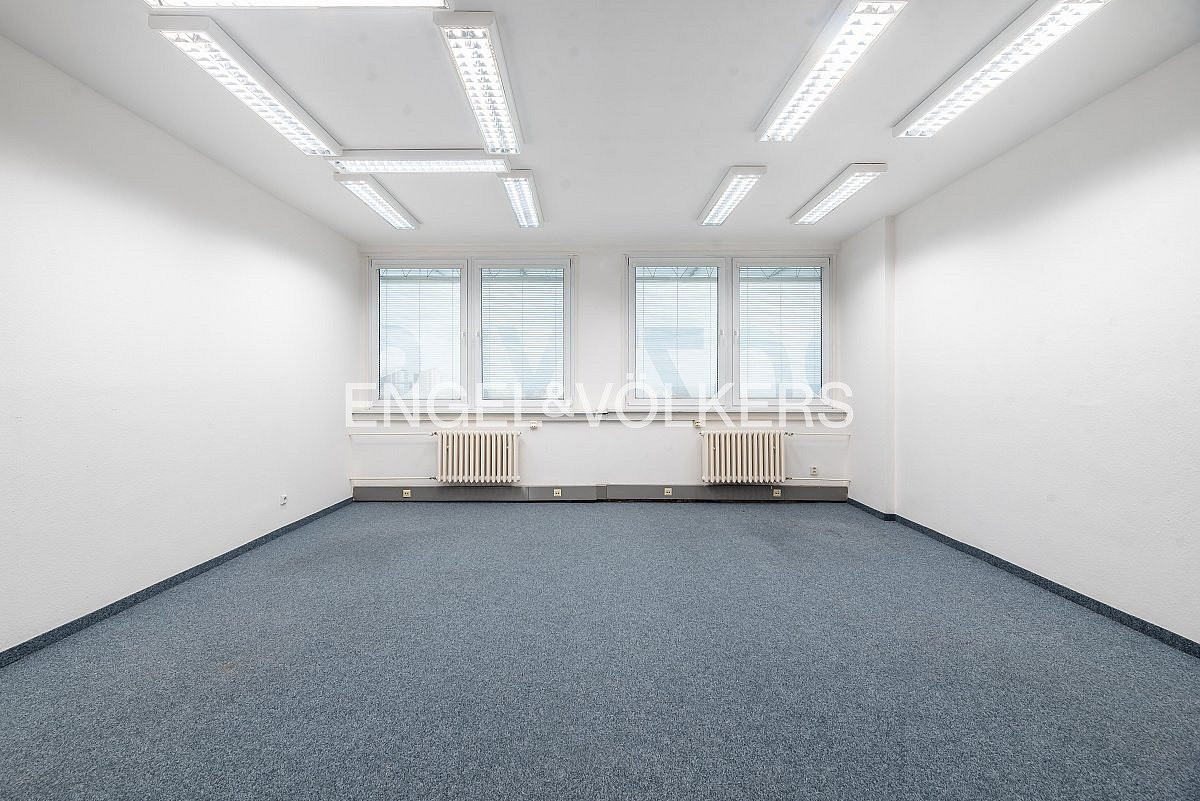Pronájem kanceláře 50 m² – fotografie 5