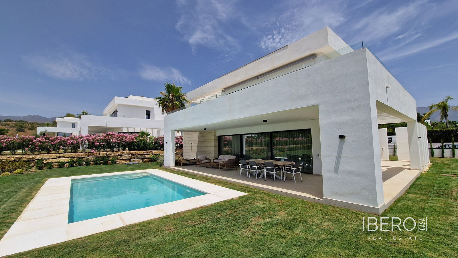 Prodej domu 516 m² s pozemkem 1 363 m²
