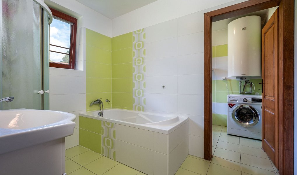 Prodej domu 270 m² s pozemkem 873 m², Jilemnice – náhled fotky 15