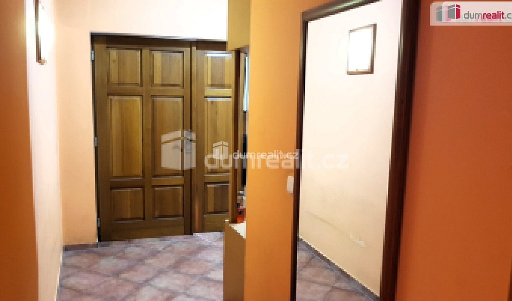 Prodej domu 303 m² s pozemkem 1 885 m², Hodonín – náhled fotky 23