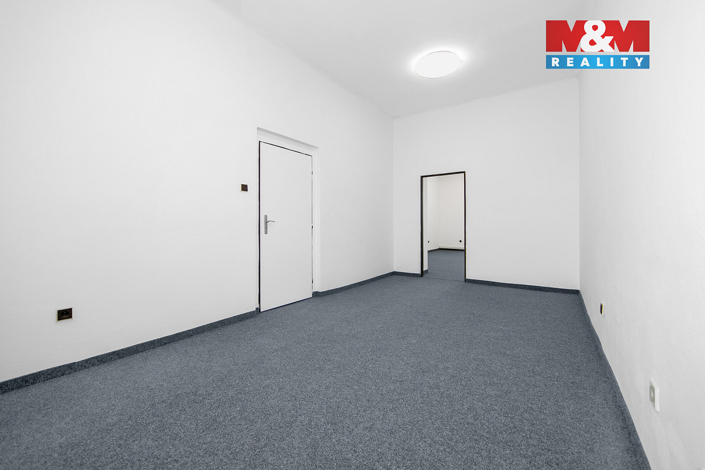 Pronájem kanceláře 51 m² — photo 2
