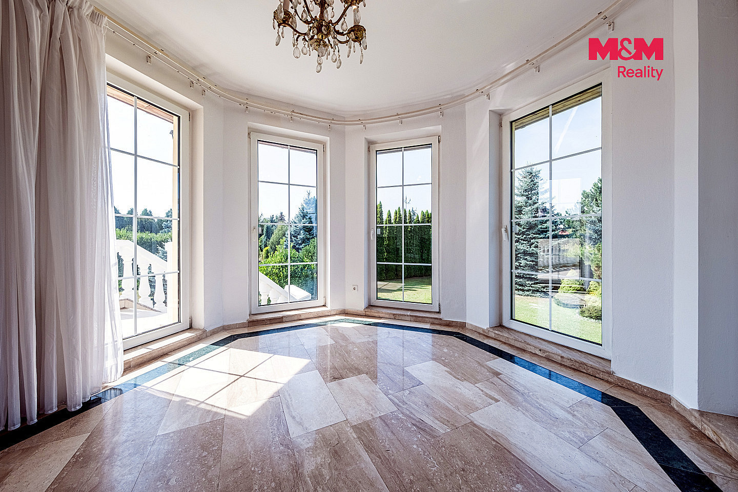 Pronájem domu 395 m² s pozemkem 2 640 m² – fotografie 3