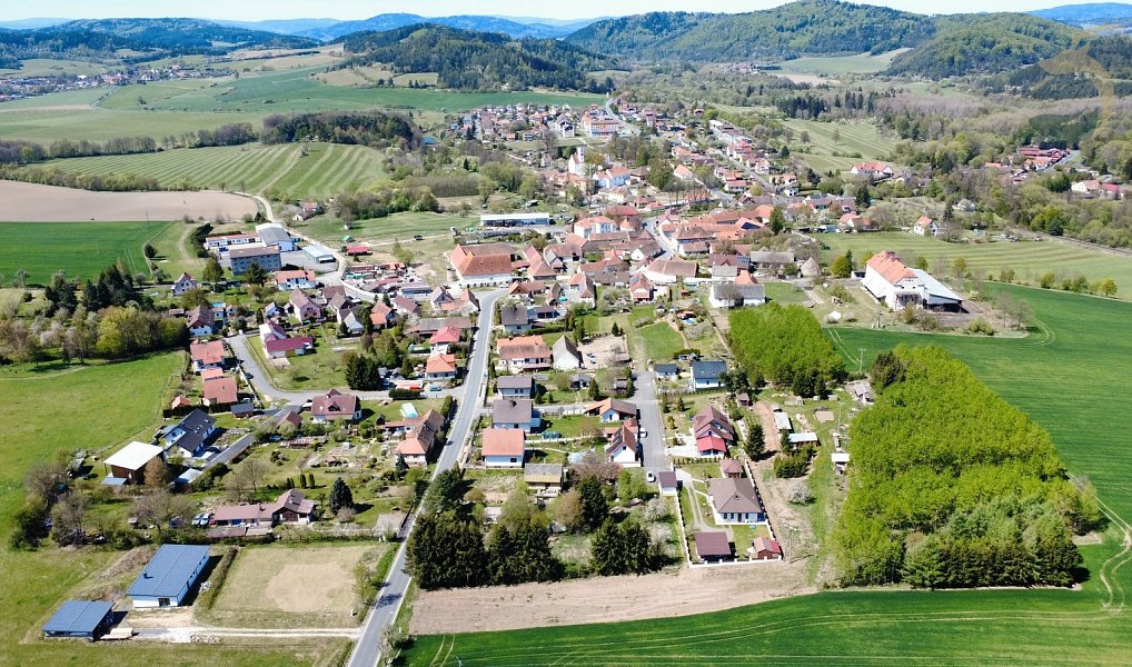 Prodej stavebního pozemku 640 m², Žichovice – náhled fotky 4