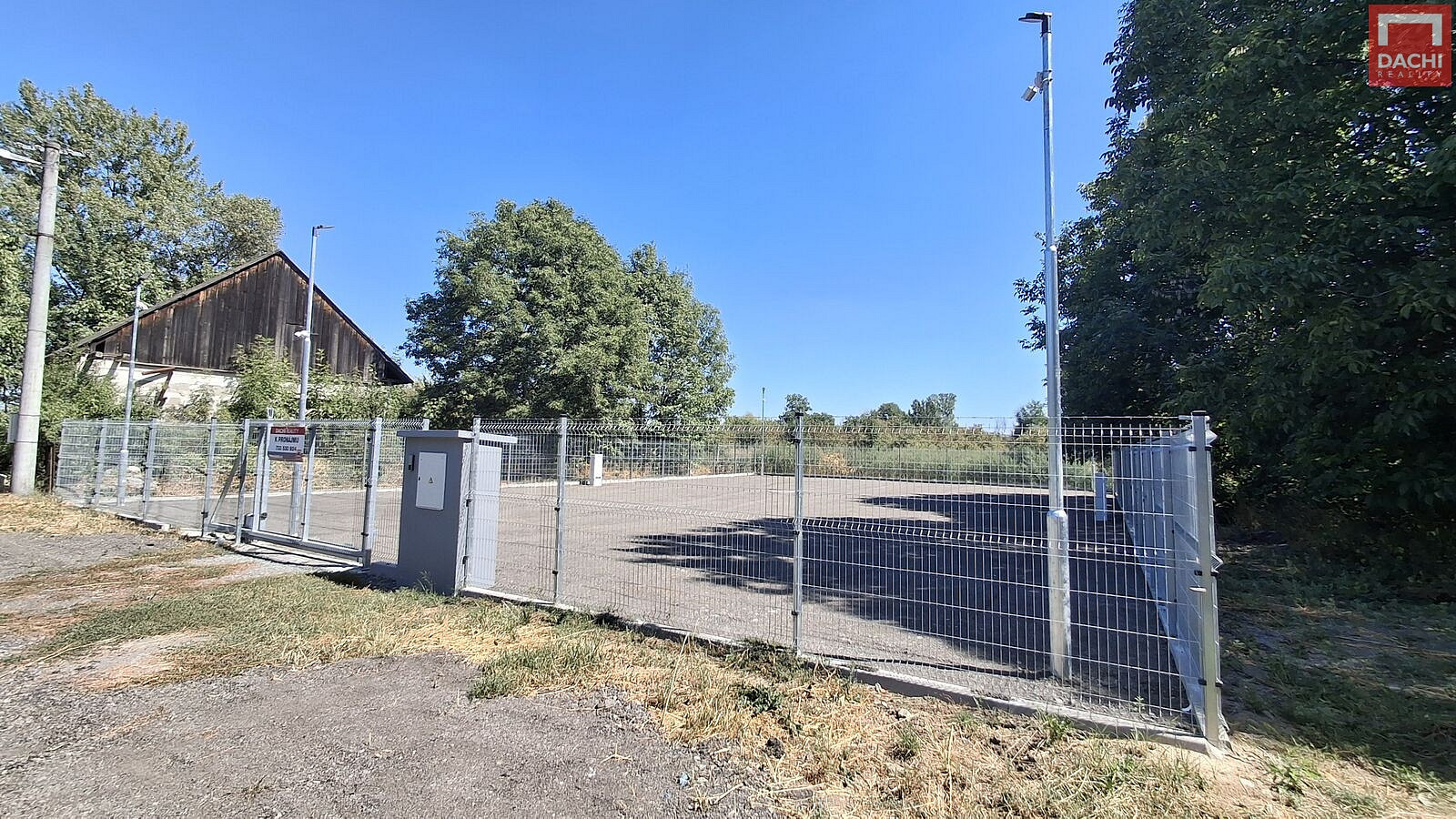 Pronájem komerčního pozemku 743 m²