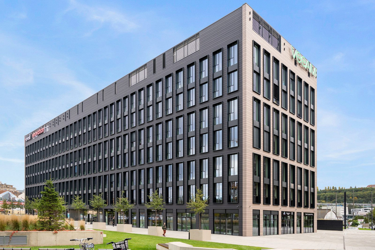Pronájem kanceláře 565 m²