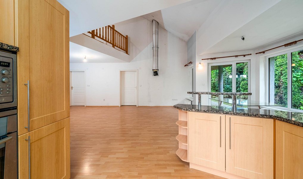 Prodej domu 244 m² s pozemkem 1 000 m², Zvole – náhled fotky 16