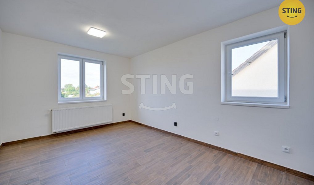 Prodej domu 270 m² s pozemkem 615 m², Strachotín – náhled fotky 2