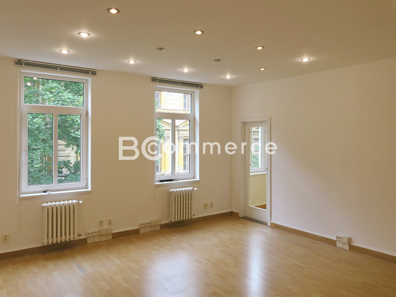 Pronájem kanceláře 156 m² – fotografie 2