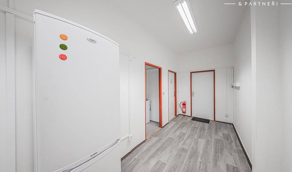 Pronájem bytu 2+1 90 m², Hradec Králové – náhled fotky 14