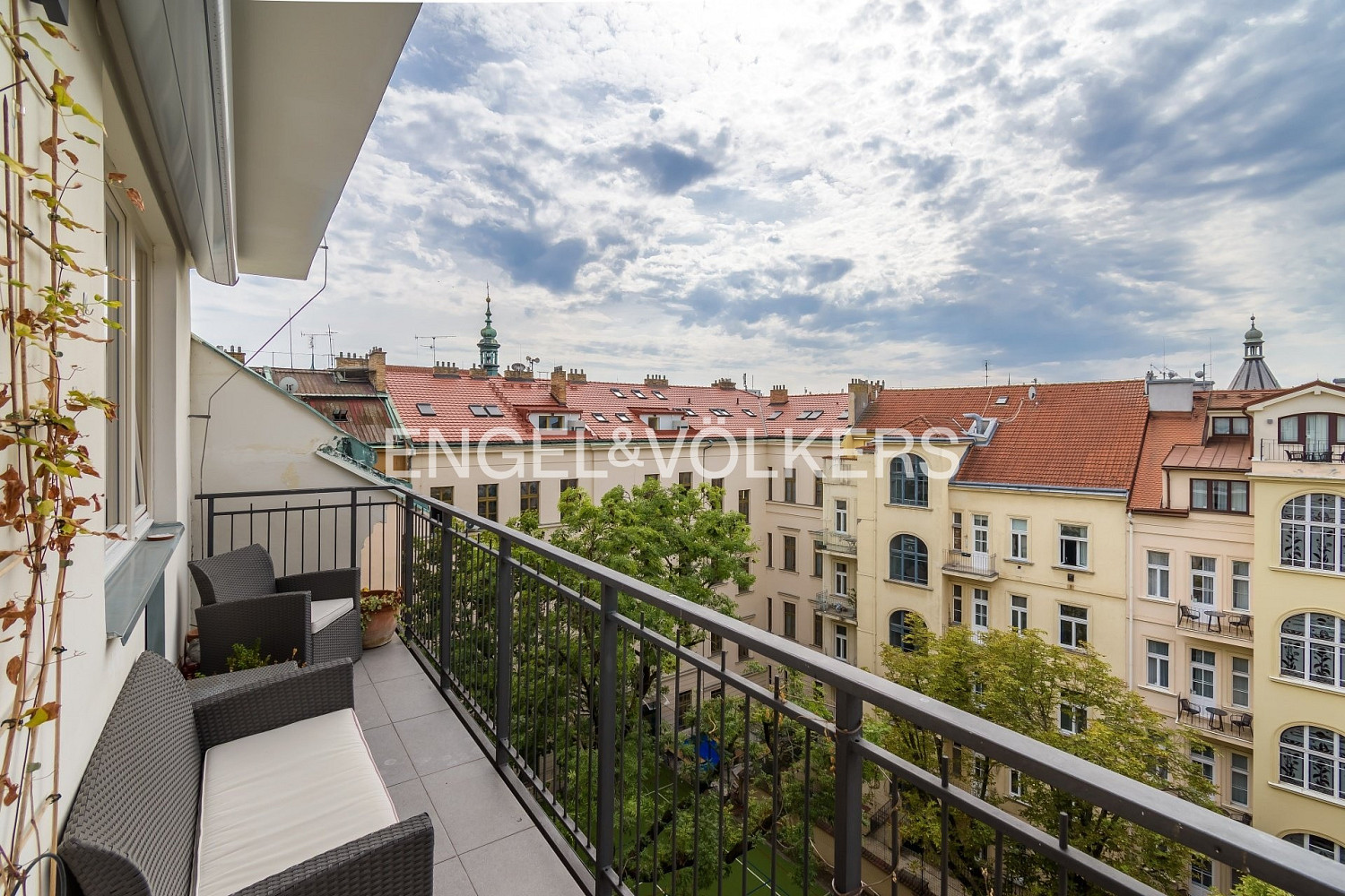 Pronájem bytu 4+kk 140 m² – fotografie 3