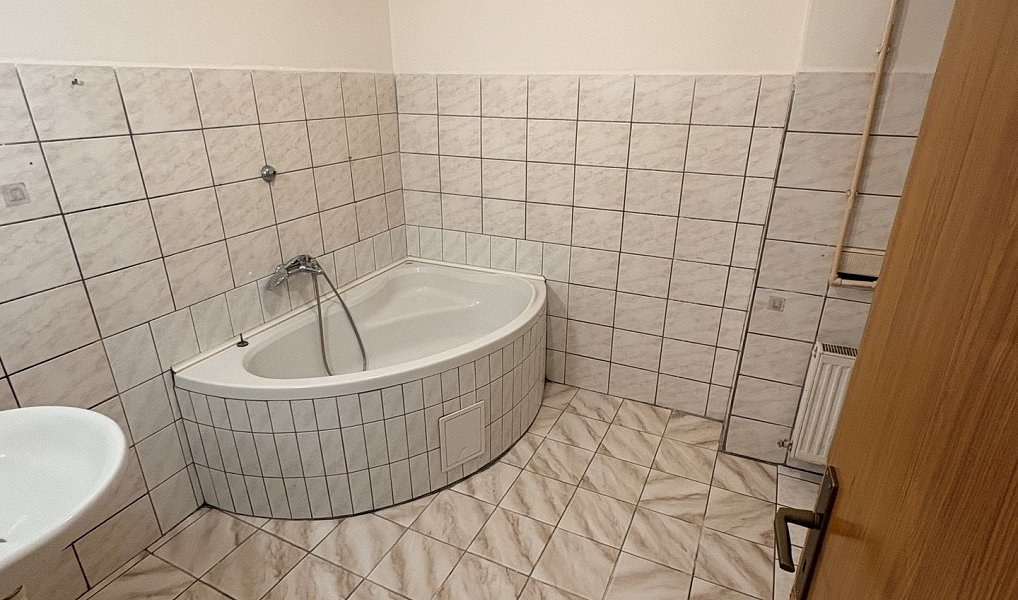 Pronájem bytu 3+1 75 m², Hostinné – náhled fotky 15