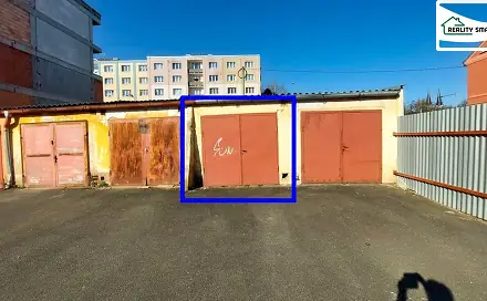 Prodej zděné garáže na vlastním pozemku Centrum Chebu Uzavřený areál, Májová, Cheb