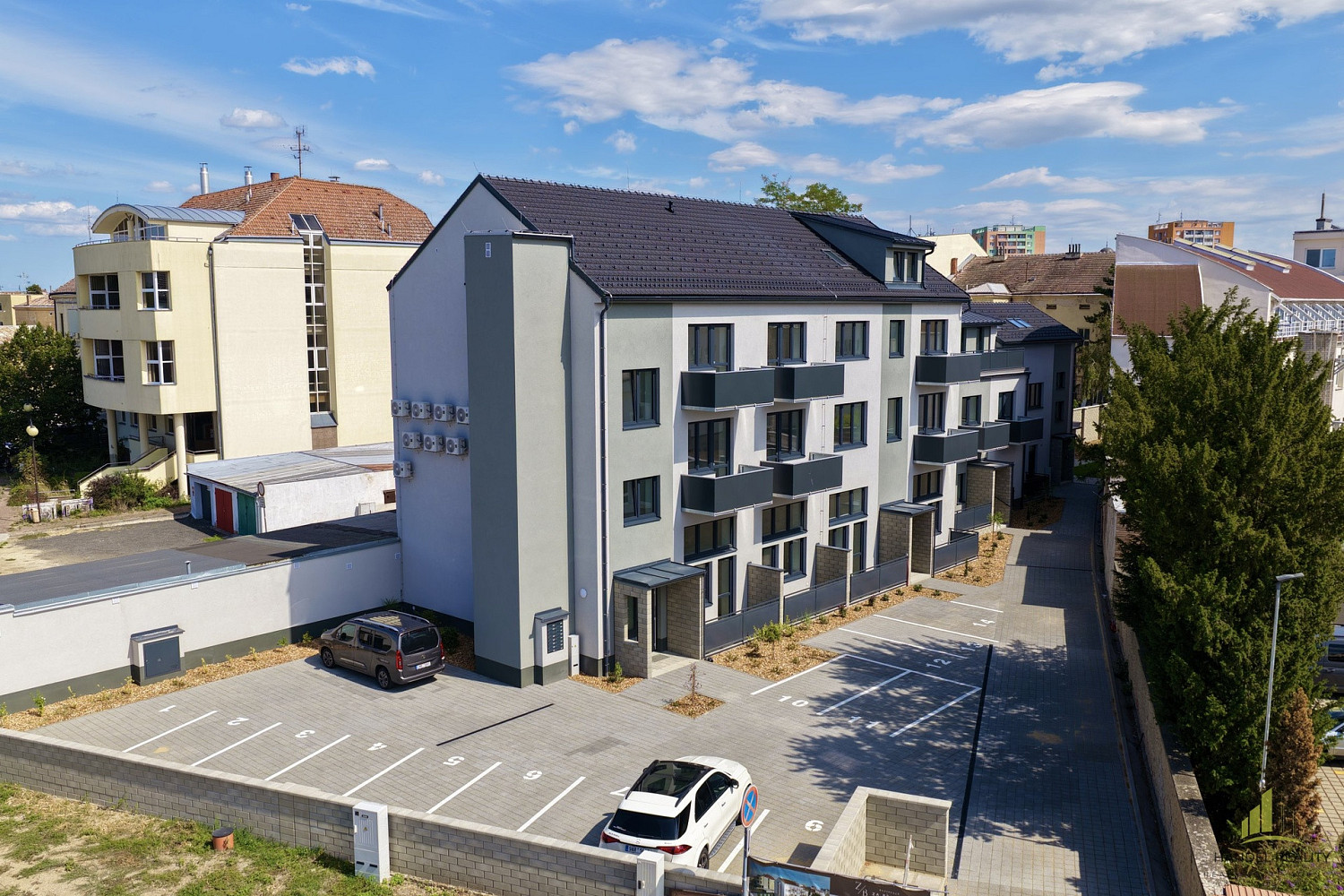 Prodej bytu 1+kk 45 m² – fotografie 3