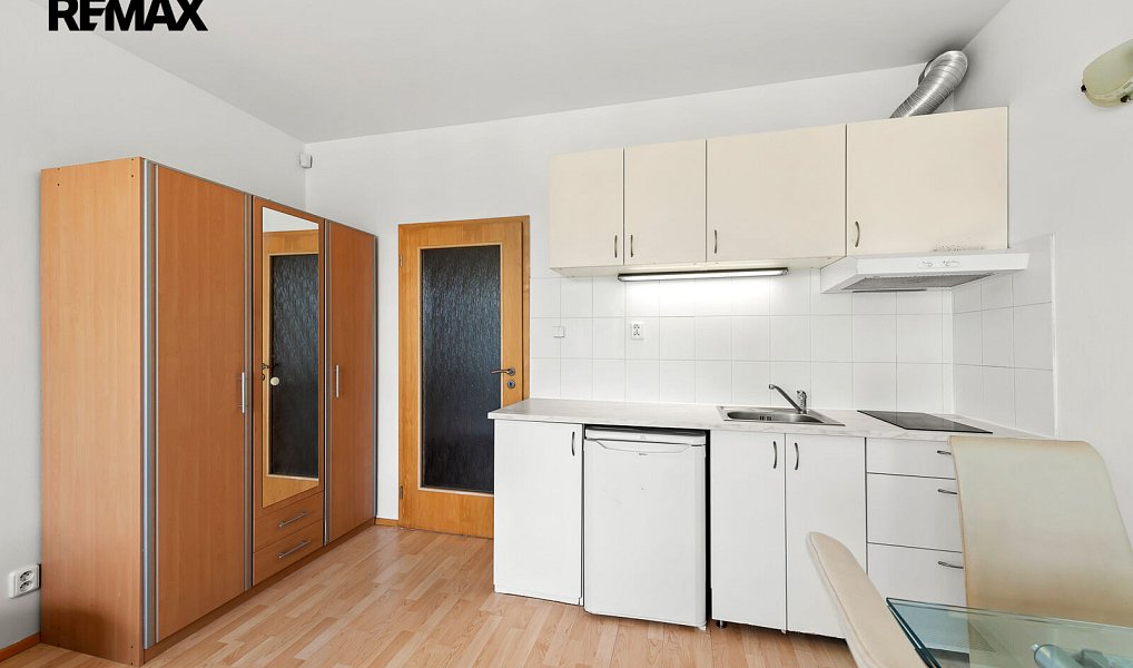 Prodej bytu 1+kk 32 m², Praha – náhled fotky 8