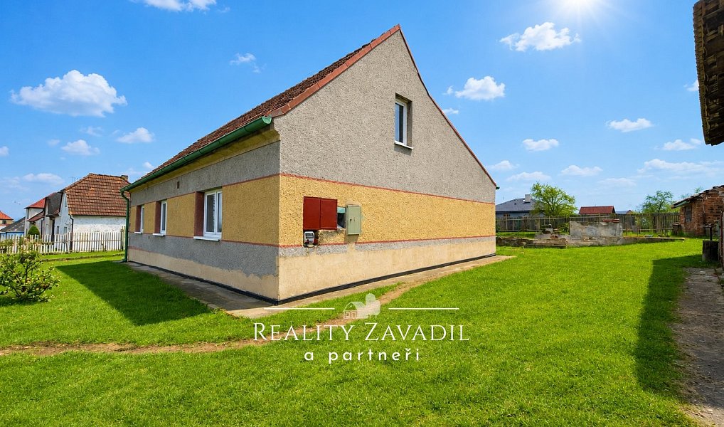 Prodej domu 130 m² s pozemkem 1 716 m², Vroutek – náhled fotky 13