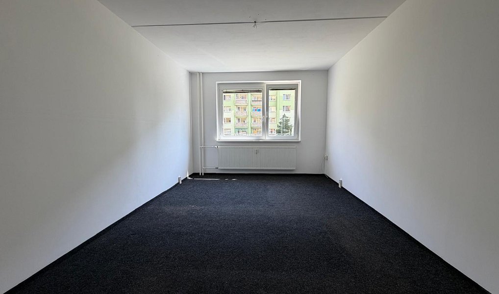 Pronájem bytu 3+1 77 m², Jirkov – náhled fotky 3