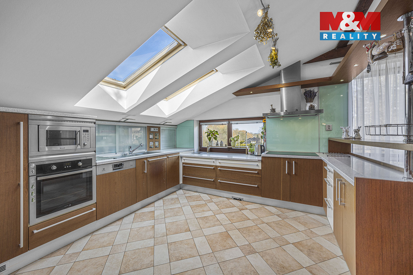 Prodej domu 374 m² s pozemkem 4 508 m² — photo 4