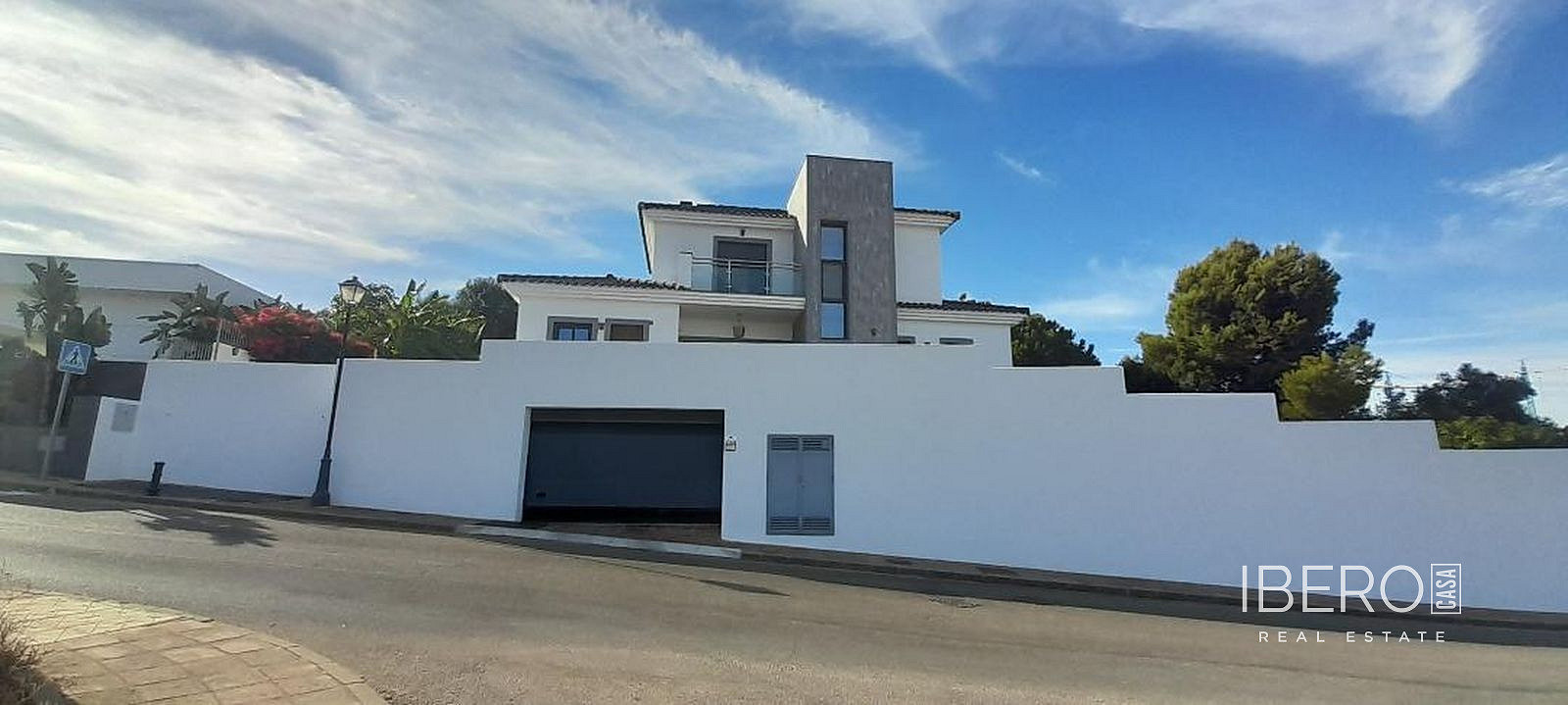 Prodej domu 280 m² s pozemkem 1 000 m²