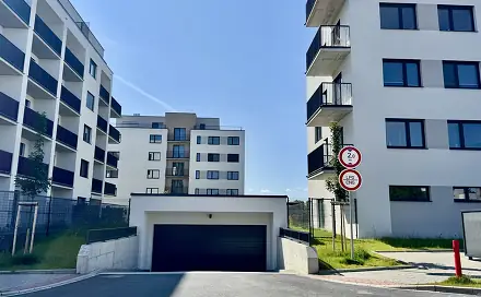 Pronájem garážového stání Opava, Císařského pluku, Opava - Předměstí