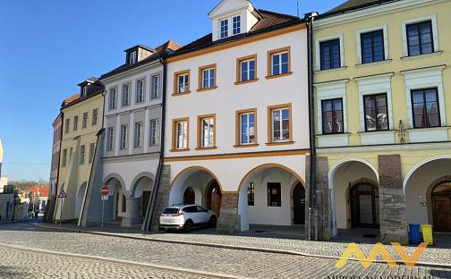 Pronájem bytu 2+kk 98 m², Malé náměstí, Hradec Králové