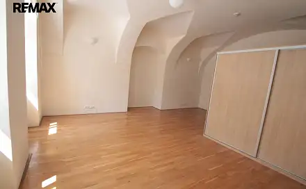 Pronájem bytu 1+1 44 m²