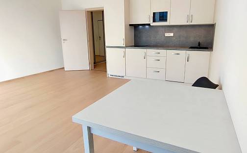 Pronájem bytu 1+kk 37 m², Čerpadlová, Praha 9 - Vysočany