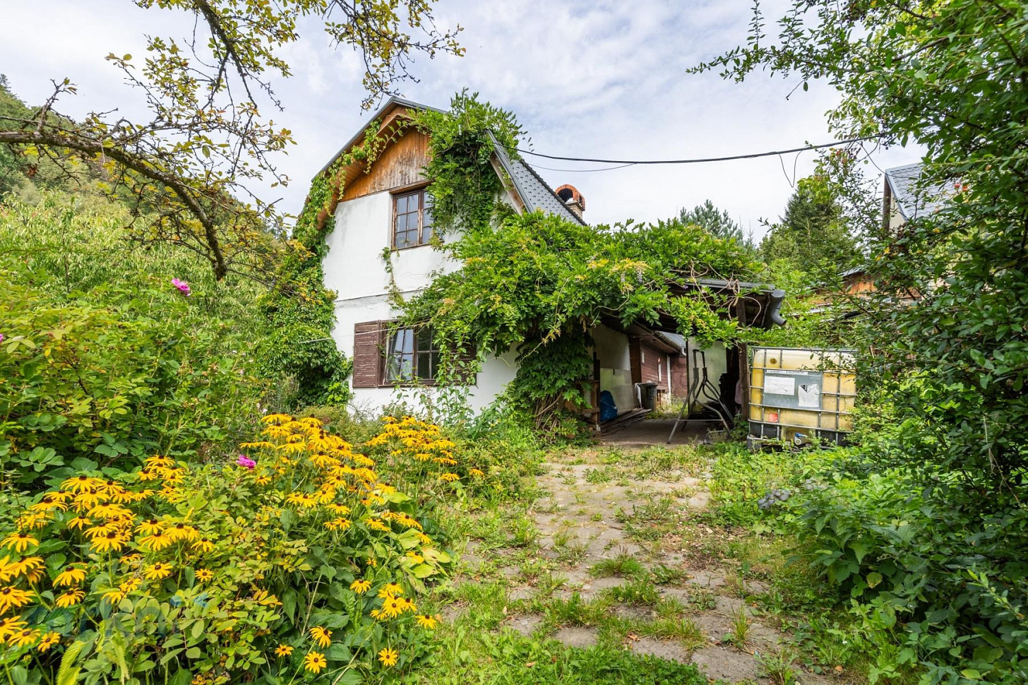 Prodej domu 100 m² s pozemkem 1 219 m²